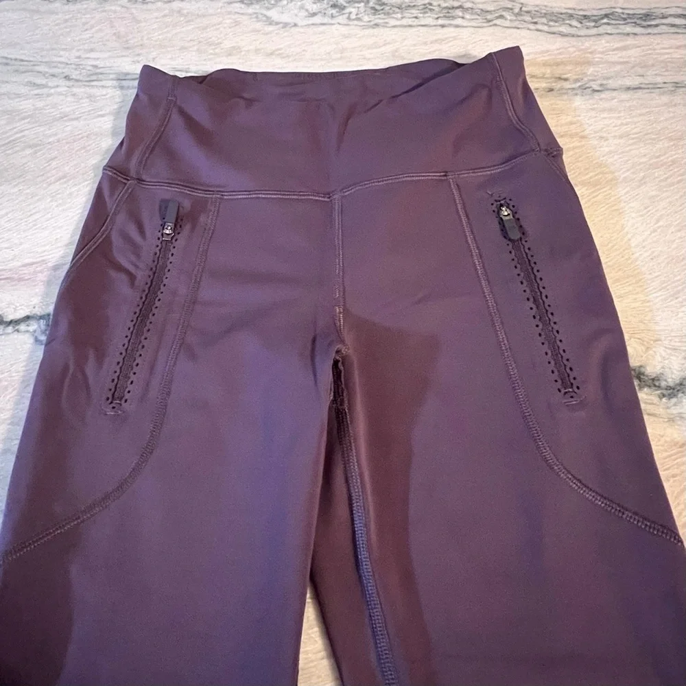 Lululemon Invigorate 7/8 Tight (25") - Picture 6 of 14